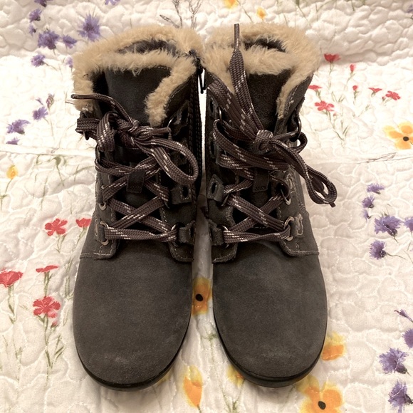 NWOT Earth Origins Crowley Gray Leather Suede Boots Fur Trim Women’s Size 7 Wide - Picture 3 of 13